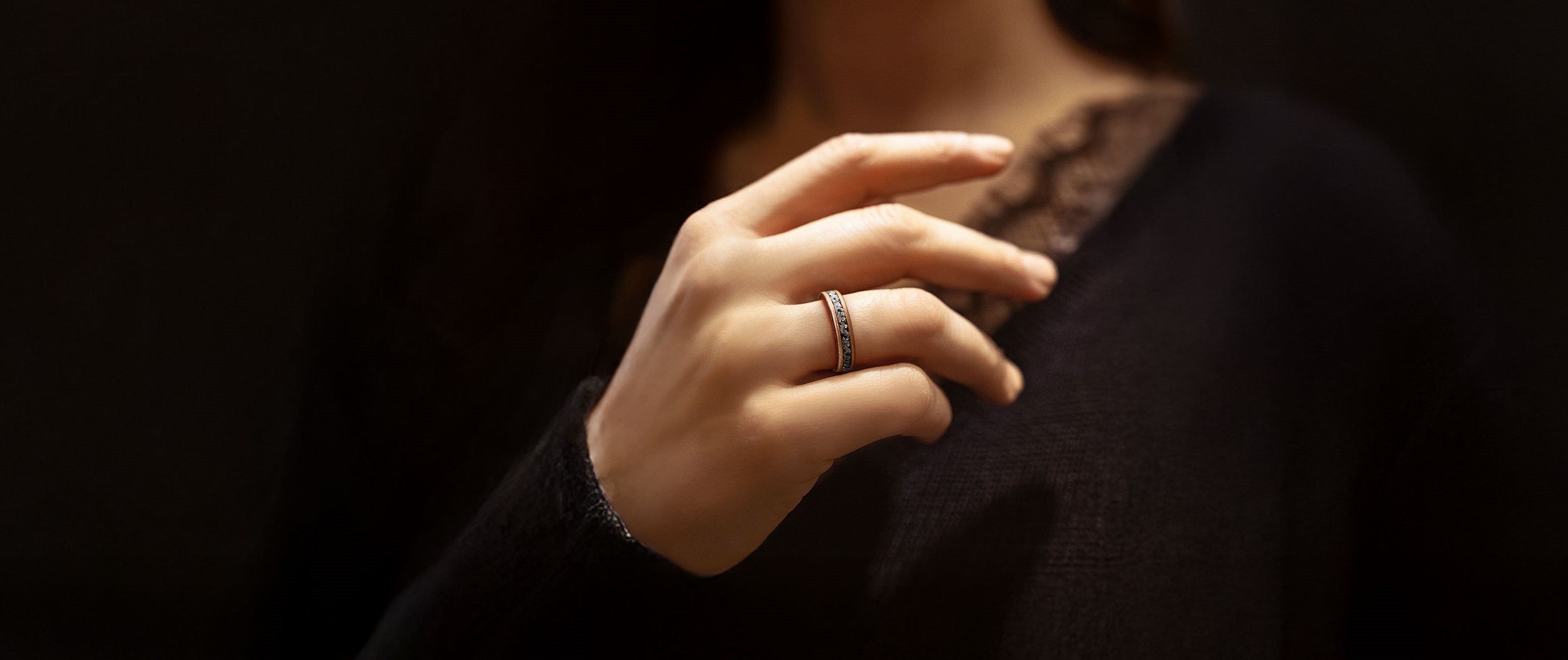A Guide to Average Ring Sizes for Women – Napoleon Bands