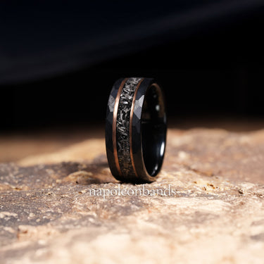 "Stellar Rose" – 8mm Black Tungsten Meteorite Wedding Band with Rose Gold Strip & Hammered Finish